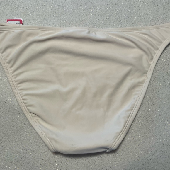 Brand new with tags size XL cream colored swim bottoms from Xhilaration - Picture 2 of 4
